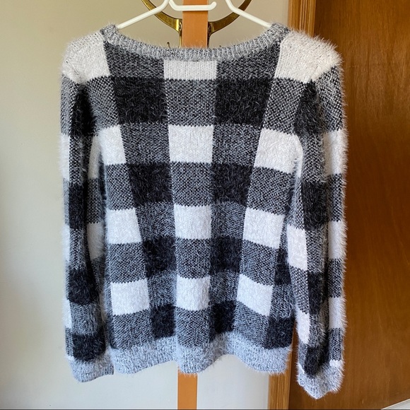 2/$30 || Ricki’s Super Soft Checkered Sweater - Picture 5 of 5